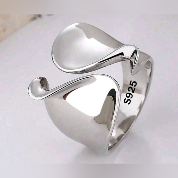 Jewelry - Ring Sz 9 gift Box